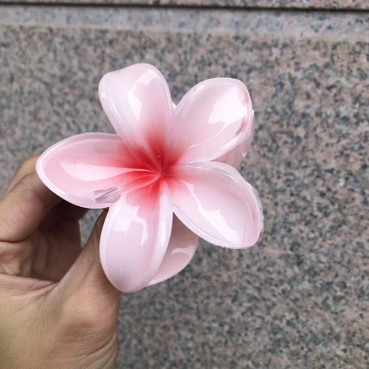 2026 New Vacation Egg Flower Hair Clips Hawaii Beach Claws Bohemian Hairpin for Girls Dopamine Y2K Hair Accessory